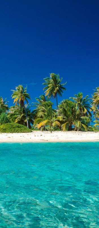 first small island entering Bora Bora channel